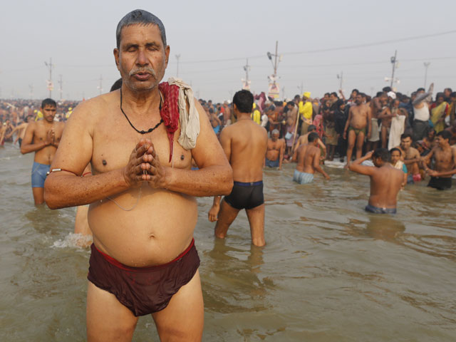 крупнейший религиозный праздник десятилетия - Кумбха-Мела
